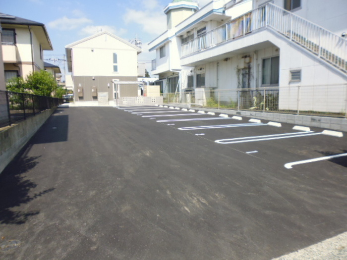 セジュール松泉Ⅱの駐車場|駐車スペースもあります☆