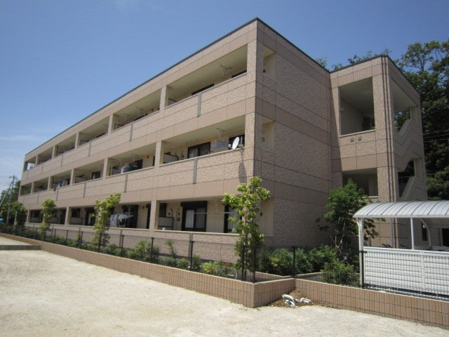 クレアトゥール　エスト　(Ｃｒｅａｔｅｕｒ　ｅｓｔ)