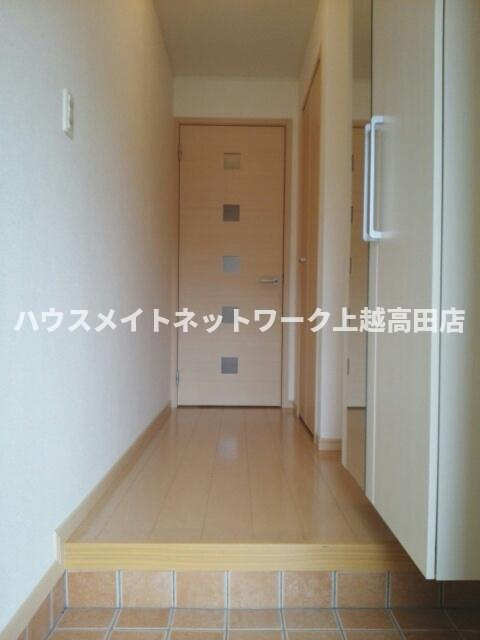グリーンテラスＢの玄関|玄関（参考101号室反転室内写真）
