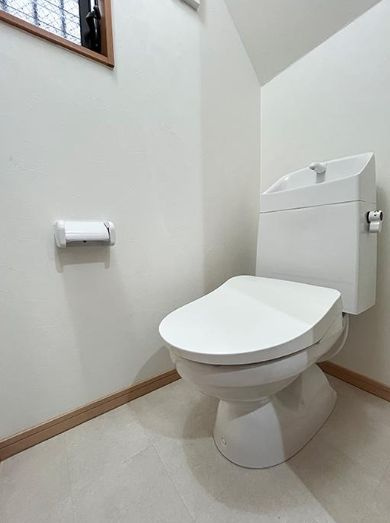 平塚市高根2丁目　中古戸建のトイレ|トイレもきれいです