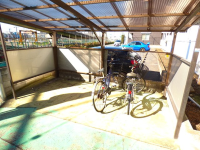 駐輪場あります