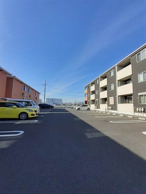 フィオーレ　プリート　Ⅲの駐車場