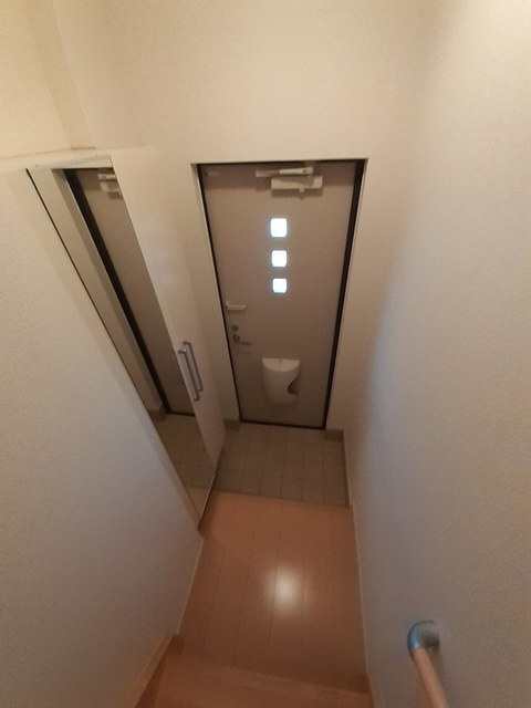 モデッサの玄関