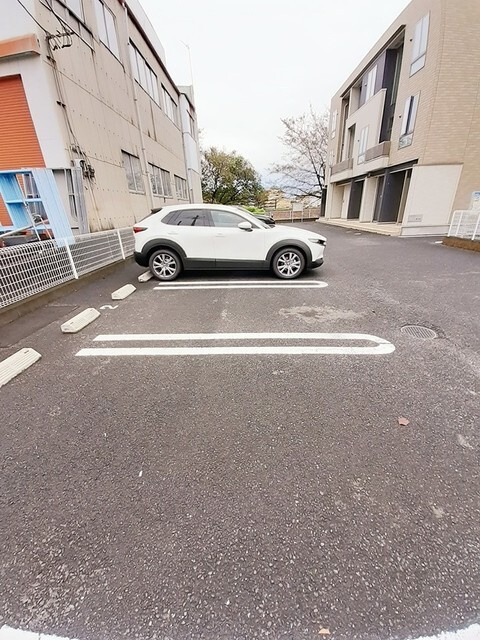 カーサ　モデルノＢの駐車場