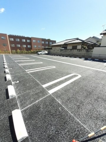 ストームキャットの駐車場