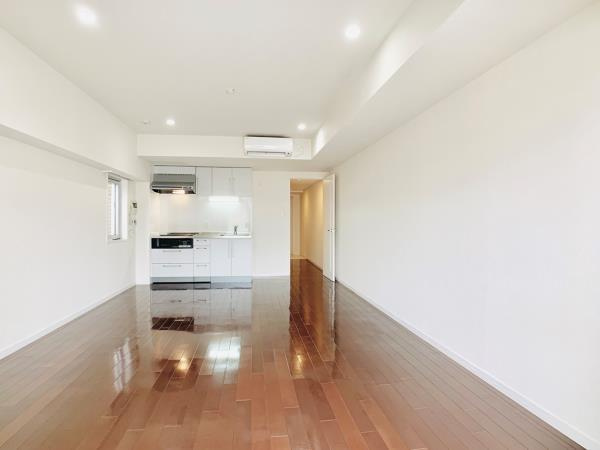 アーノンブライト一番町の居間・リビング