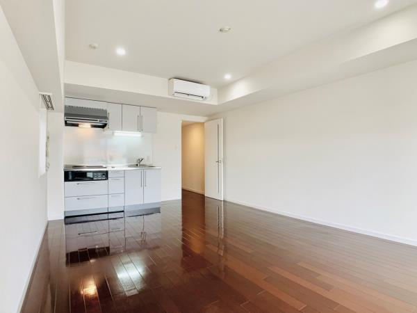 アーノンブライト一番町の居間・リビング