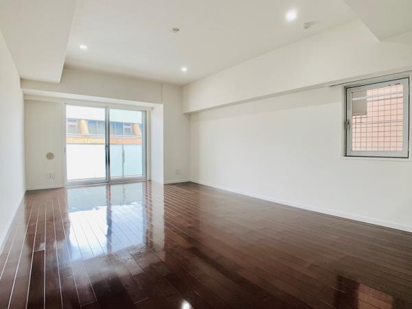 アーノンブライト一番町の居間・リビング