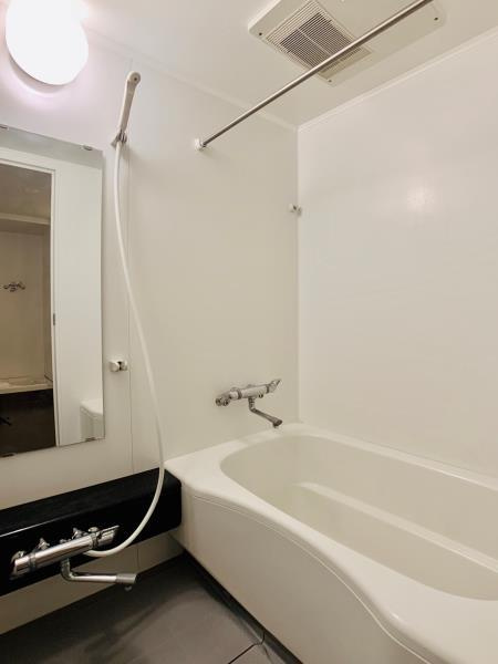 アーノンブライト一番町の浴室