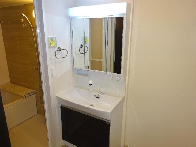 プラチナ　クローバーの洗面所|洗髪洗面化粧台