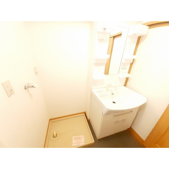 メゾンアンジュ琴塚Ａの洗面所