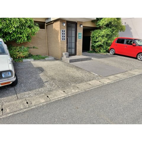 ＡＤＶＡＮＣＥ　ＷＥＮＺの駐車場