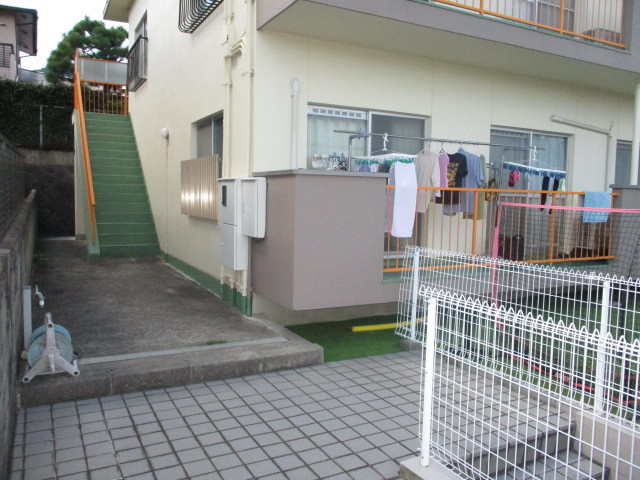ラムズ信貴ヶ丘の外観