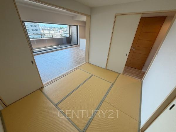 ポレスター前橋本町の和室|和室はLDKと続き間で開放感があります。
引き戸で仕切れますので状況に合わせた使い方ができます。