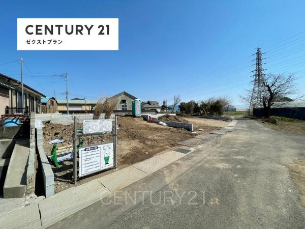 クレイドルガーデン前橋市朝倉町第４　１号棟の前面道路含む現地写真
