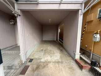 【駐車場】 | ビルトインタイプなので、雨の日の乗り降りもラクラクです！