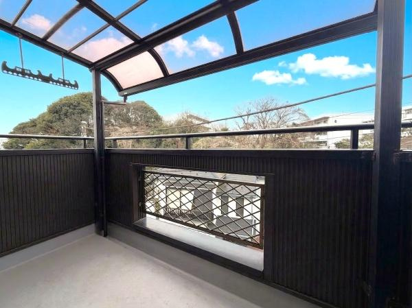 横浜市保土ケ谷区岩崎町の中古一戸建のバルコニー|陽当り良好のバルコニー！
風通しもよく気持ちいいです