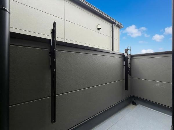 横浜市泉区中田南５丁目の新築一戸建のバルコニー|陽当り良好のバルコニー！
風通しもよく気持ちいいです