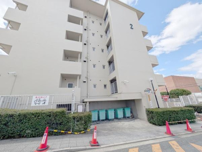 【その他共用部分】 | ライフコート深井2号棟 | 敷地内ゴミ出し場。きちんと分別されていてキレイなゴミ出し場所になっています！