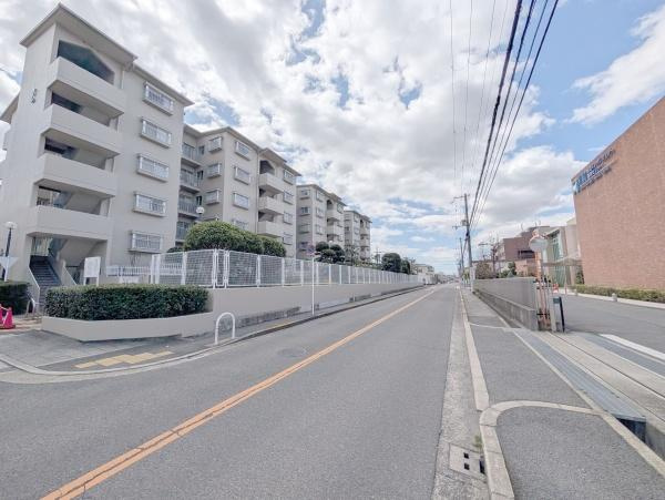 【その他】 | ライフコート深井2号棟 | ■毎週土・日・祝のご対応可能■
お忙しい方も、お仕事前やお仕事帰りなどお客様のご都合に合わせてご案内致します！キッズルーム・駐車場完備！