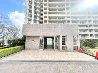 【エントランス】 | グランアヴェニューサウスプレイス壱番館 | 流行に左右されず、将来にわたって価値が継続する「上質」な佇まい。親しみやすさといった暮らしを豊かにしてくれる住空間です。