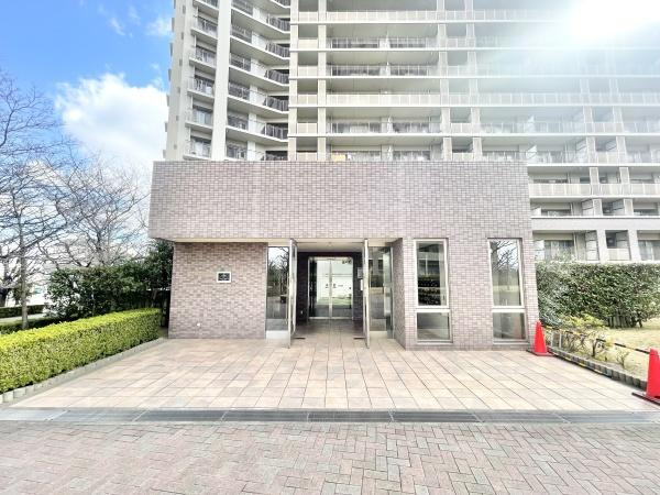 【エントランス】 | グランアヴェニューサウスプレイス壱番館 | 流行に左右されず、将来にわたって価値が継続する「上質」な佇まい。親しみやすさといった暮らしを豊かにしてくれる住空間です。