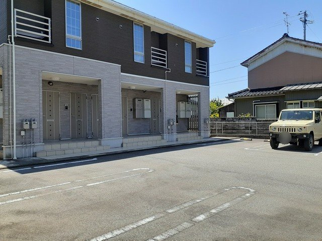Ｌｕｃｋｙ　Ｈｏｕｓｅ　Ｙｏｕの駐車場|駐車場があるので、車を買う予定の方も安心です