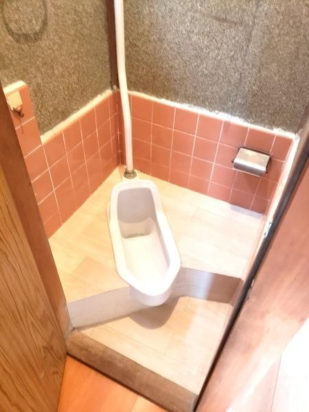 鶴町１丁目貸家のトイレ