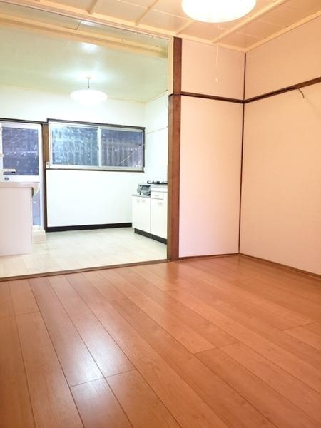 鶴町１丁目貸家の居間・リビング|★十分な広さ★