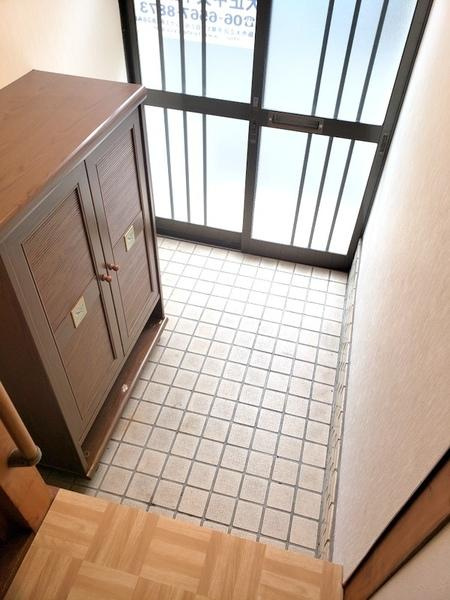 鶴町１丁目貸家のエントランス