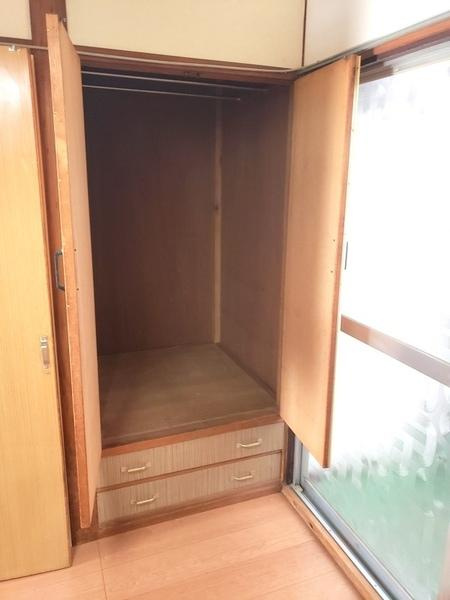 鶴町１丁目貸家の収納