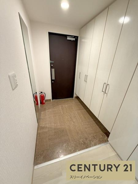 クロスタワー大阪ベイの玄関