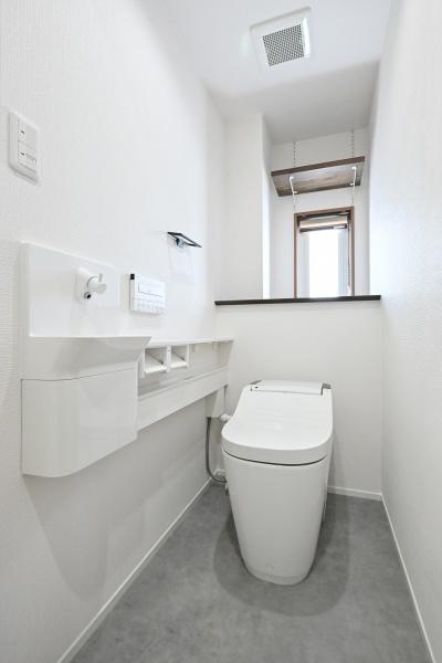 プレミスト葛城のトイレ|■現地撮影写真■リフォーム済みの綺麗なお手洗いです！