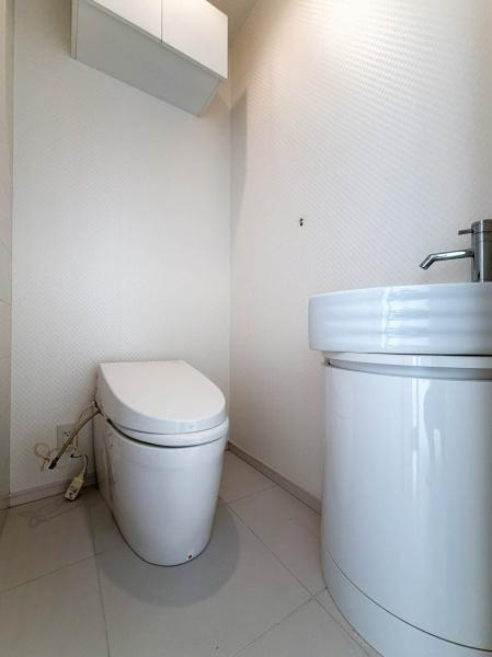 鎌倉市笛田５丁目の中古一戸建のトイレ|トイレはもちろん1階と2階にあります！どちらも手洗い場付きです。