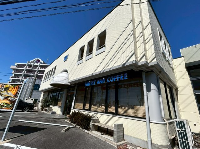岡崎市戸崎町字榎ケ坪の店舗一部の外観