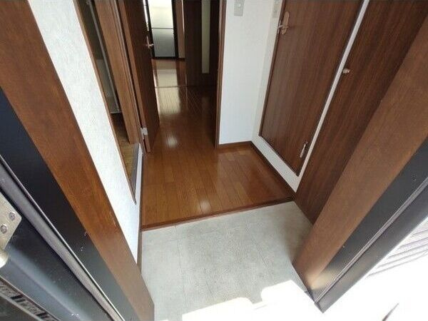 アンプルール クラージュ 別府の玄関