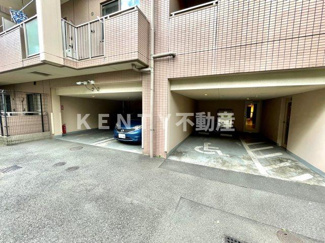 【駐車場】 | 車をお持ちの方に嬉しい駐車場付きの物件です