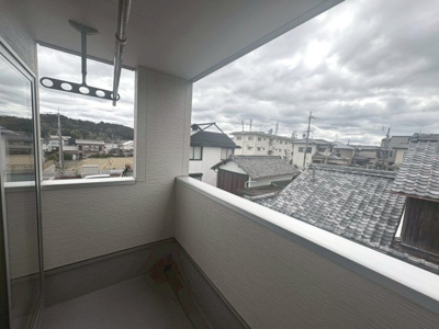 【バルコニー】 | 平津1丁目　中古戸建 | インナーバルコニーで急な雨も安心♪