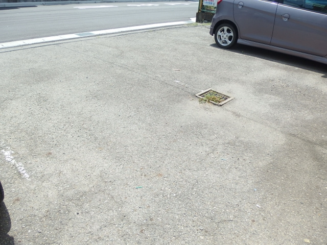 コーポ真佐の駐車場