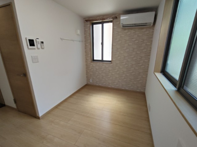 【居間・リビング】 | メゾンドオーブ | こちらの居間で趣味の時間をお楽しみください