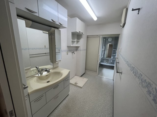 御影山手４丁目戸建賃貸の洗面所|使いやすい洗面所です
