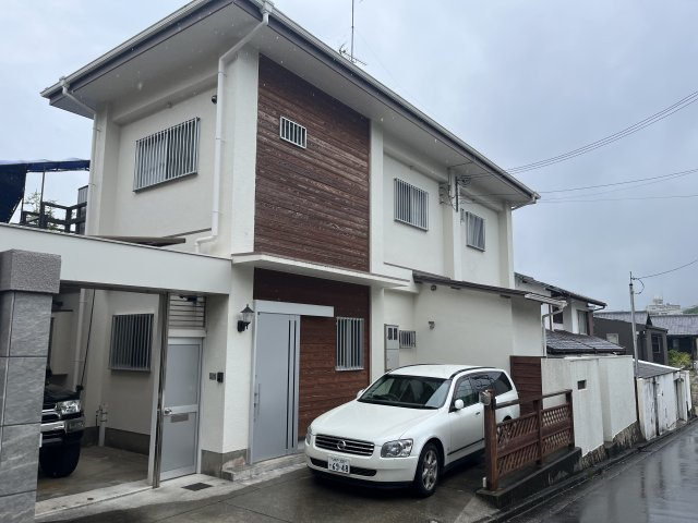 御影山手４丁目戸建賃貸の外観|ガレージ1台分あり