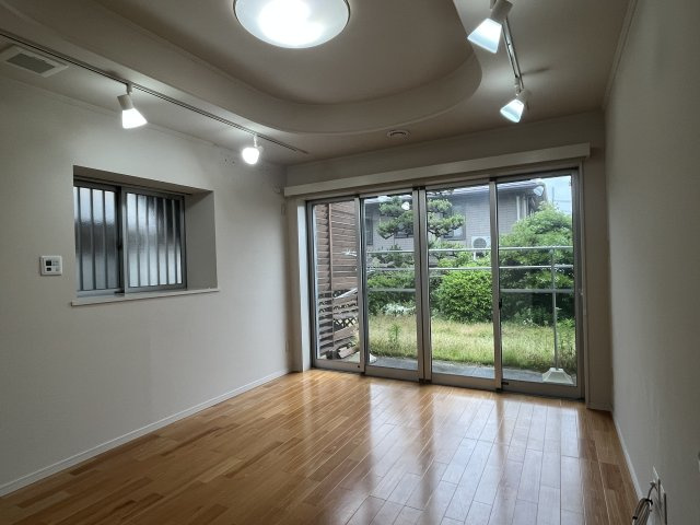 御影山手４丁目戸建賃貸の展望|南洋間
