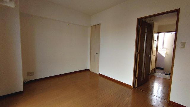 プレール綱島の洋室|プレール綱島：すっきりとしたお部屋で配置がしやすいです