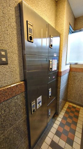 プレール綱島のその他共用部分|プレール綱島：宅配ボックスがあるので、不在時の荷物の受け取りもOK2019年撮影