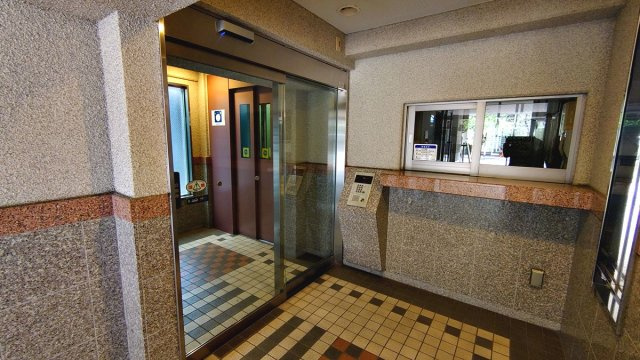 プレール綱島のセキュリティ|プレール綱島：オートロック付きです2019年撮影