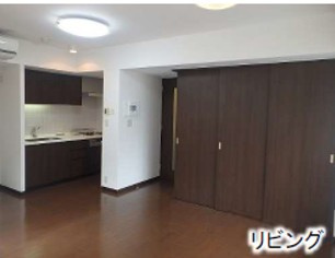 グレーシアハイム横浜台町の居間・リビング