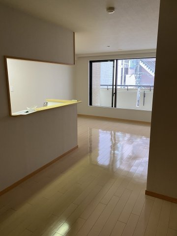シェリーヒルズ横浜の居間・リビング