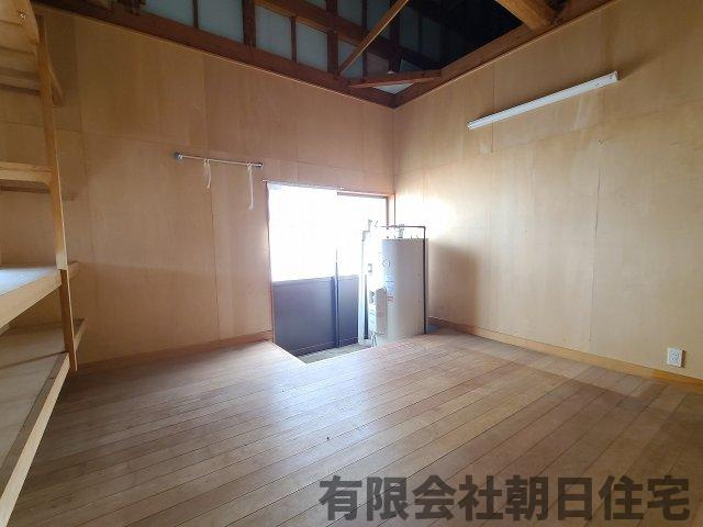 【洋室】 | 南田町 中古戸建 5DK  土地169.43坪 6,520万円 | 広々とした洋室です