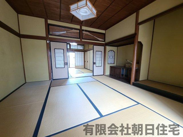 【和室】 | 南田町 中古戸建 5DK  土地169.43坪 6,520万円 | 和室があると落ち着いた雰囲気になりますね